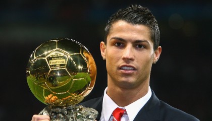 开云·体育官网APP下载-“逆境突围：球队在关键时刻的神奇表现”，《逆境突袭》